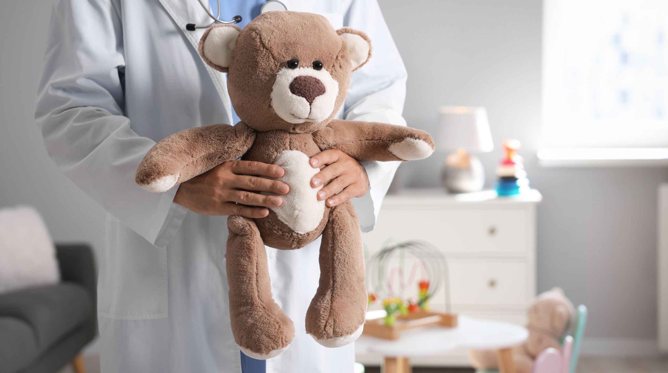 Làm nhân viên y tế ở bệnh viện nhi