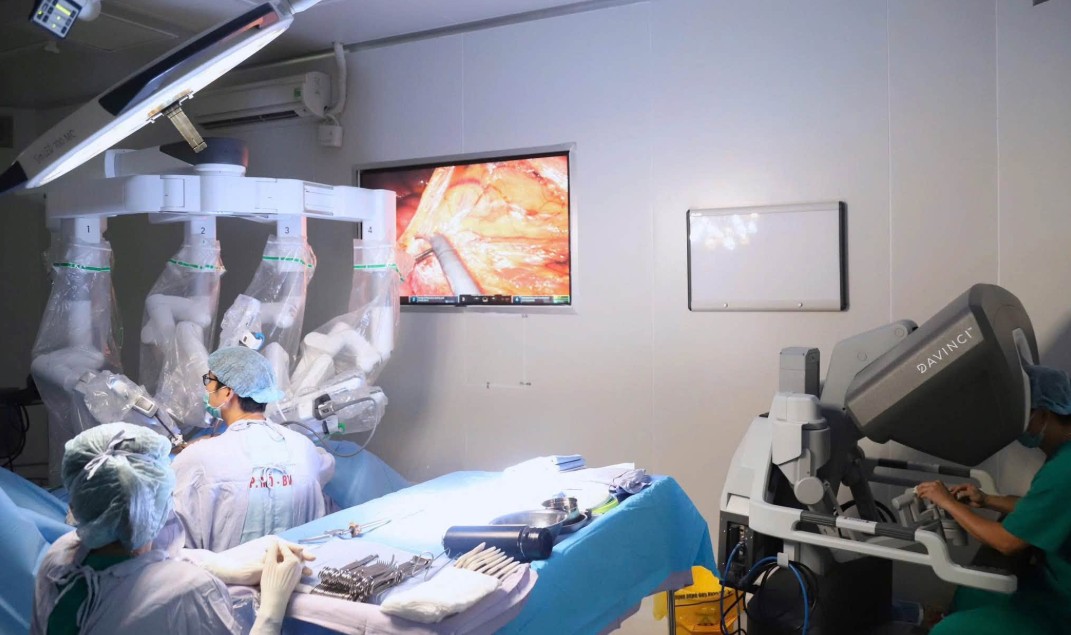 Bệnh viện K ứng dụng robot và ICG - bộ đôi công nghệ hỗ trợ tối ưu hóa trong phẫu thuật ung thư trực tràng