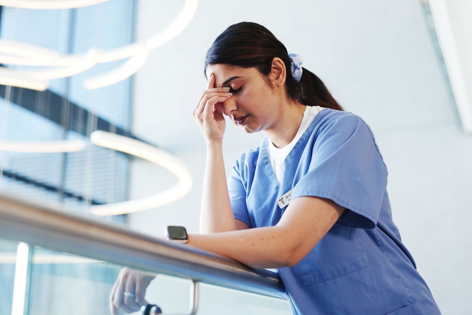 6 giải pháp bền vững để giảm áp lực cho nhân viên y tế