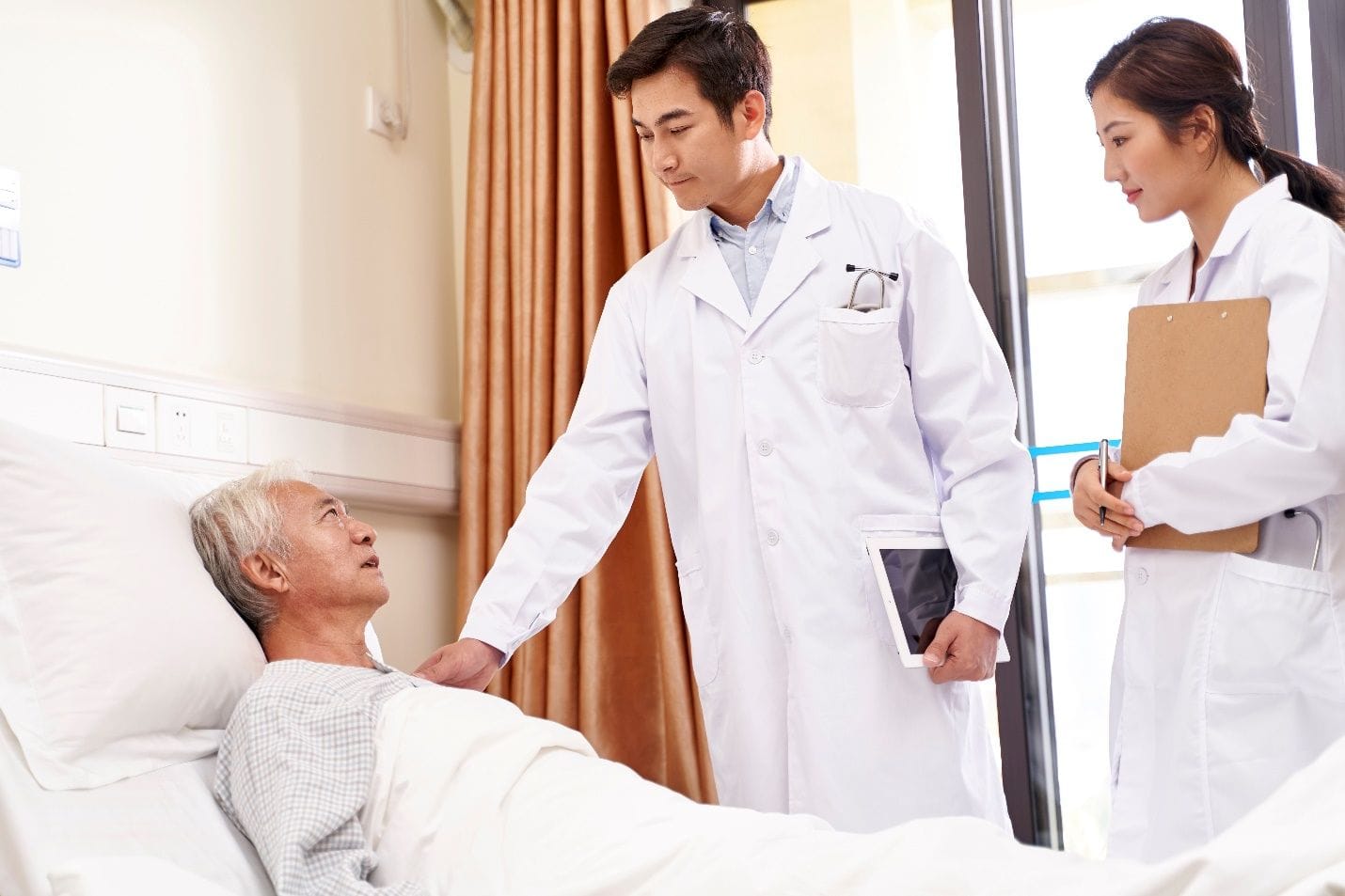 giảm áp lực cho bác sĩ.jpg