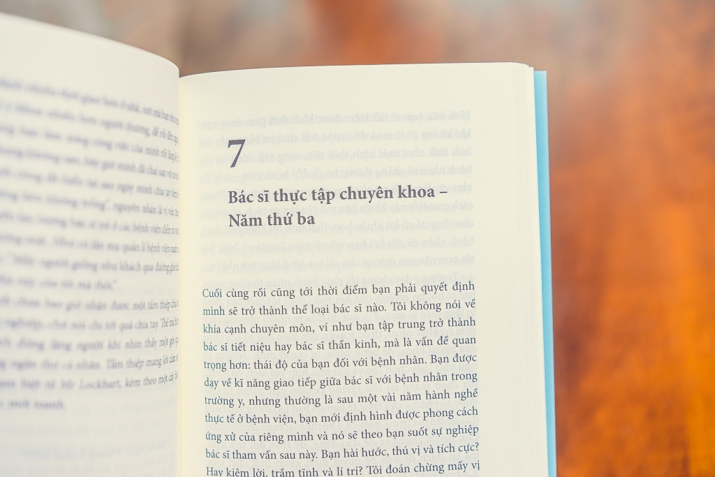 Chạy trời không khỏi đau: Sự thật trần trụi phía sau tấm áo blouse trắng