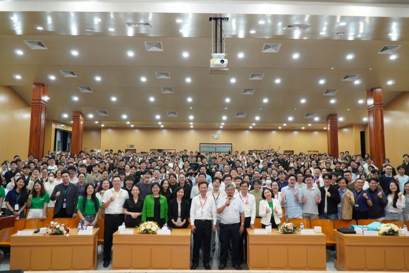 “Hãy là những bác sĩ tử tế nhất”: Lời nhắn nhủ lay động các tân bác sĩ tương lai