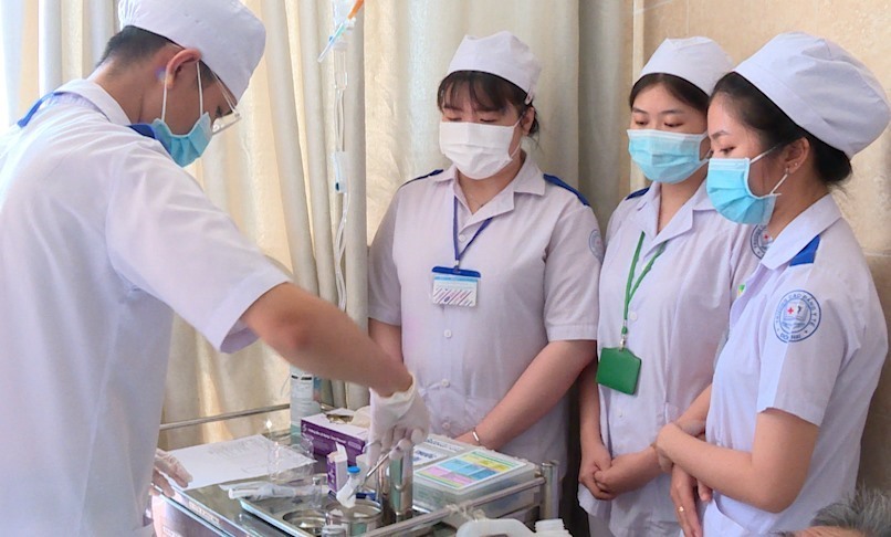 Đề xuất 6 mức phụ cấp ưu đãi nghề cho nhân viên y tế công lập từ năm 2026