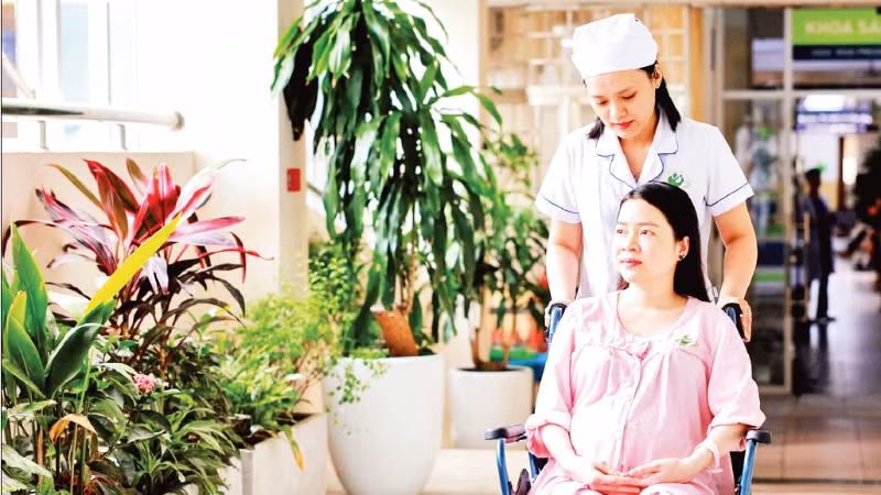 Điều dưỡng - “mắt xích” giữ chất lượng chăm sóc người bệnh trong hệ thống y tế