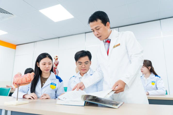 HUTECH lần đầu tuyển sinh ngành Y khoa, hỗ trợ 30% học phí toàn khóa