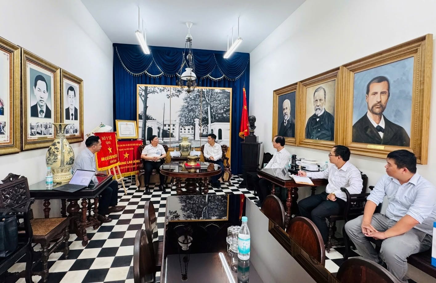 HUTECH bắt tay Viện Pasteur TPHCM, hướng tới hệ sinh thái khoa học sức khỏe dựa trên dữ liệu và AI