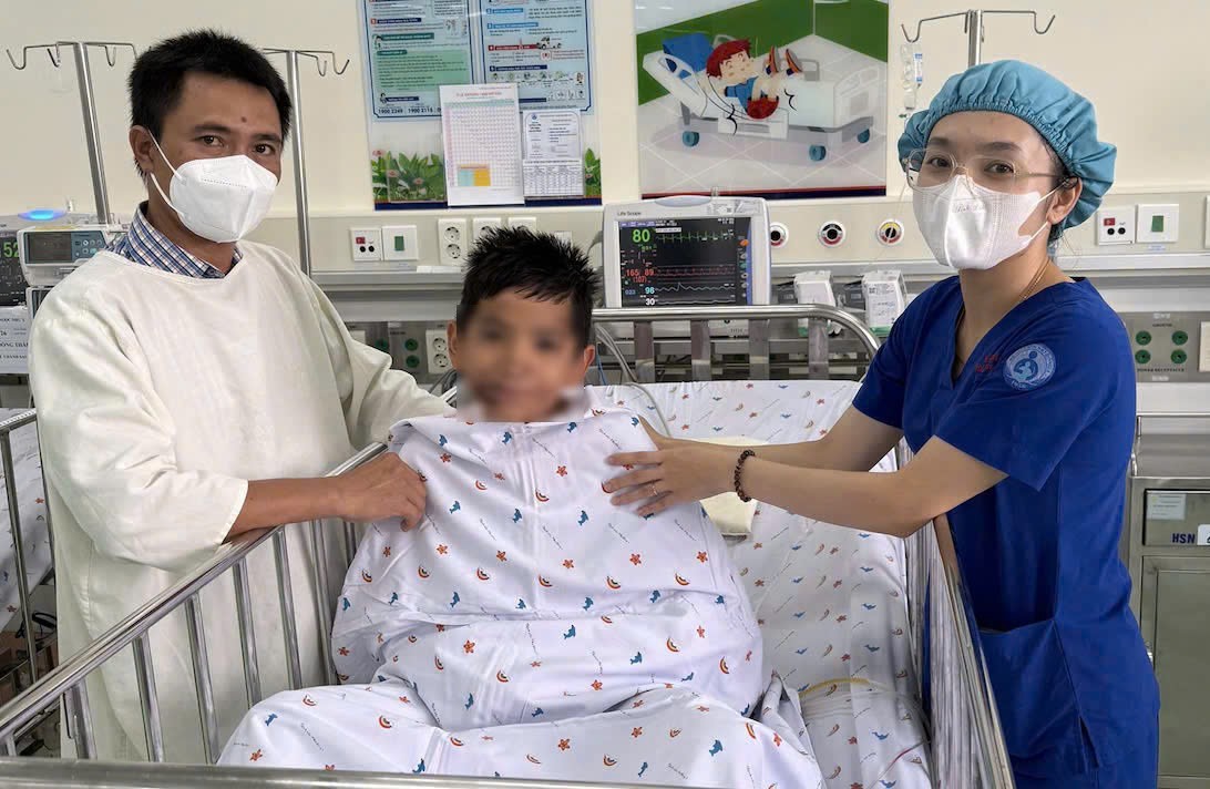 10 giờ giành giật sự sống cho một đứa trẻ – và những điều đọng lại