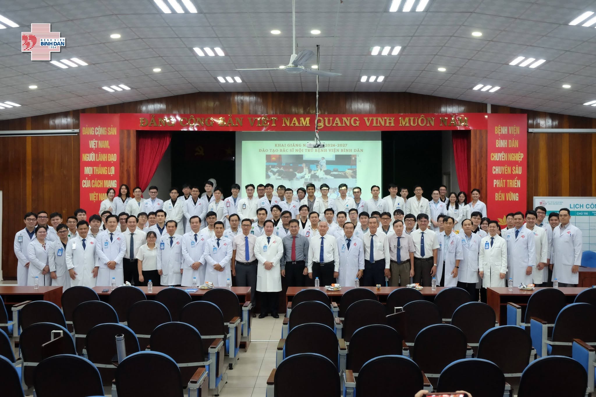Bệnh viện Bình Dân khai giảng chương trình đào tạo bác sĩ nội trú niên khóa 2026 - 2027